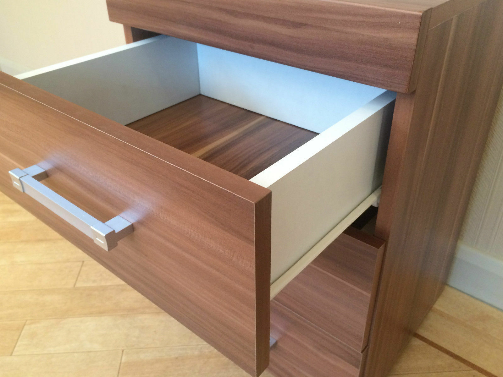 3 Drawer Walnut Effect Bedside Cabinet / Table (3 Draw Chest) Bedroom Furniture