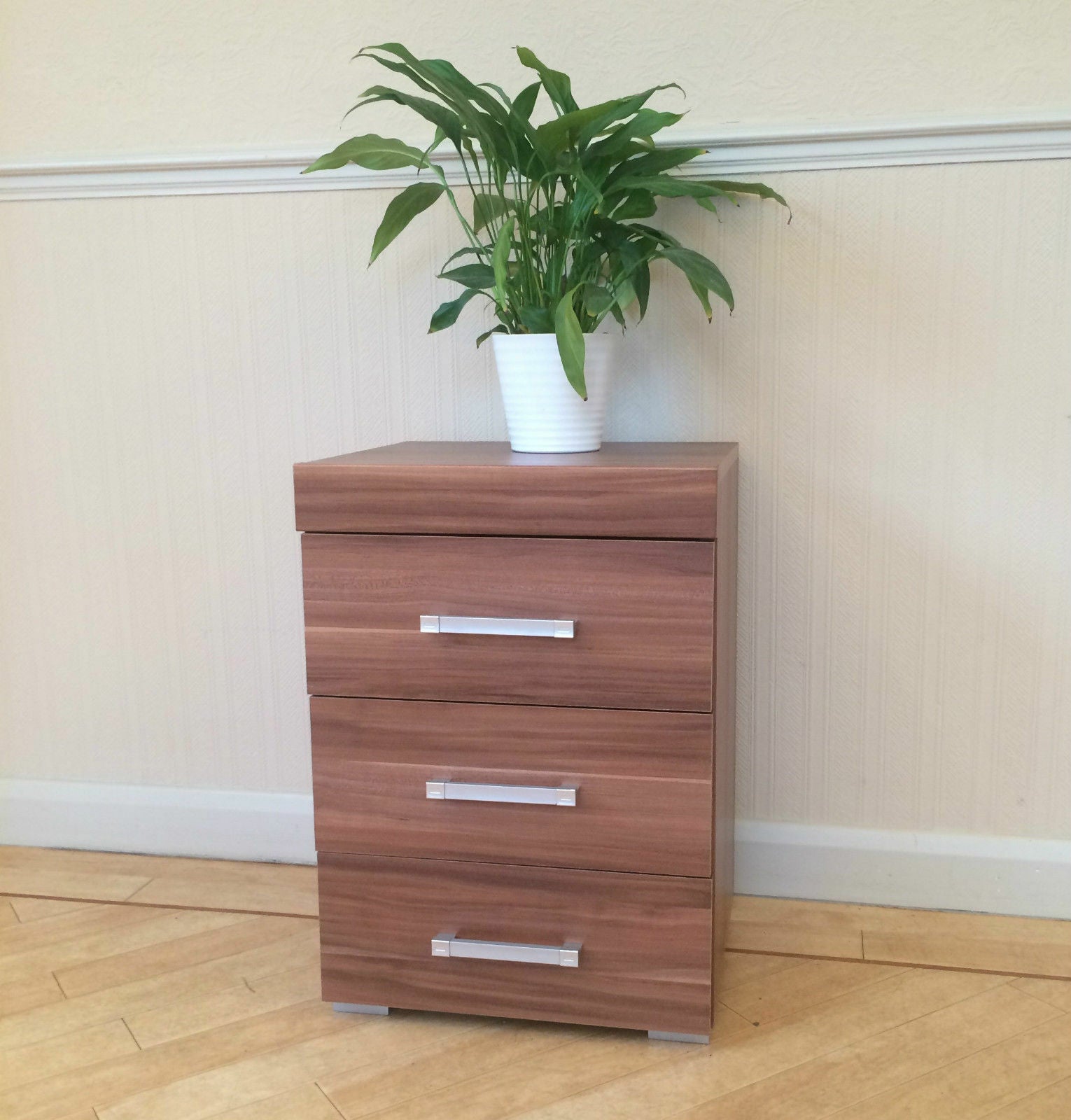 3 Drawer Walnut Effect Bedside Cabinet / Table (3 Draw Chest) Bedroom Furniture