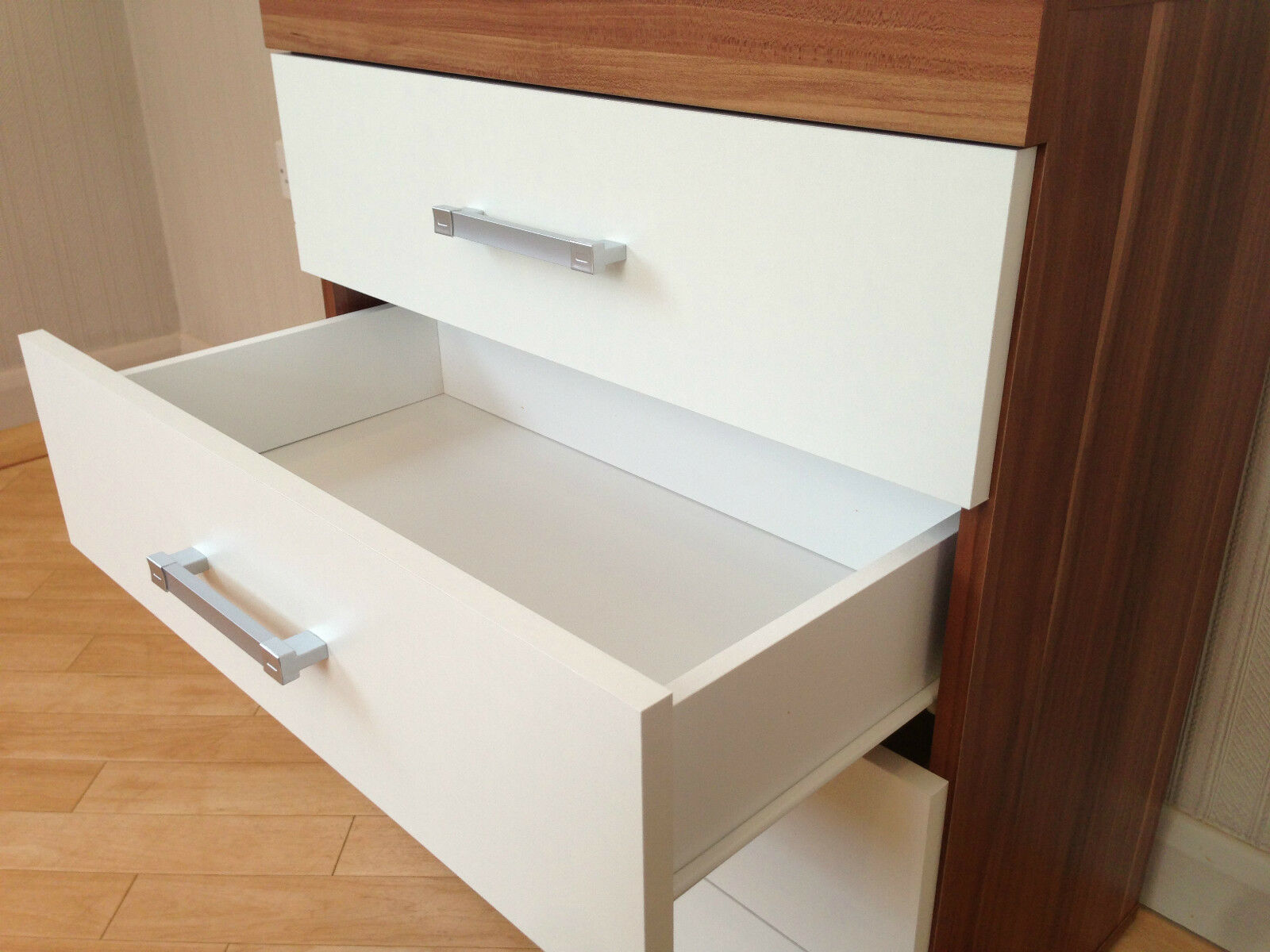 Chest of 4 Drawers in White & Walnut Bedroom Furniture Modern * BRAND NEW*