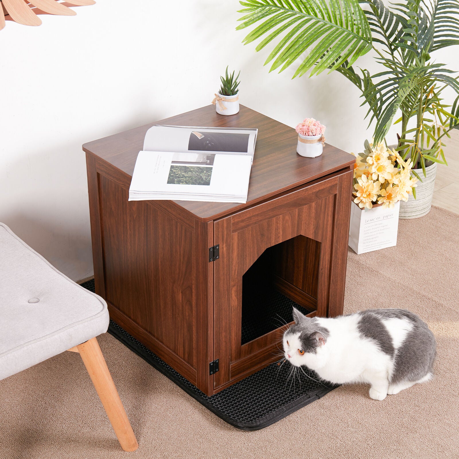 Litter box clearance storage bench