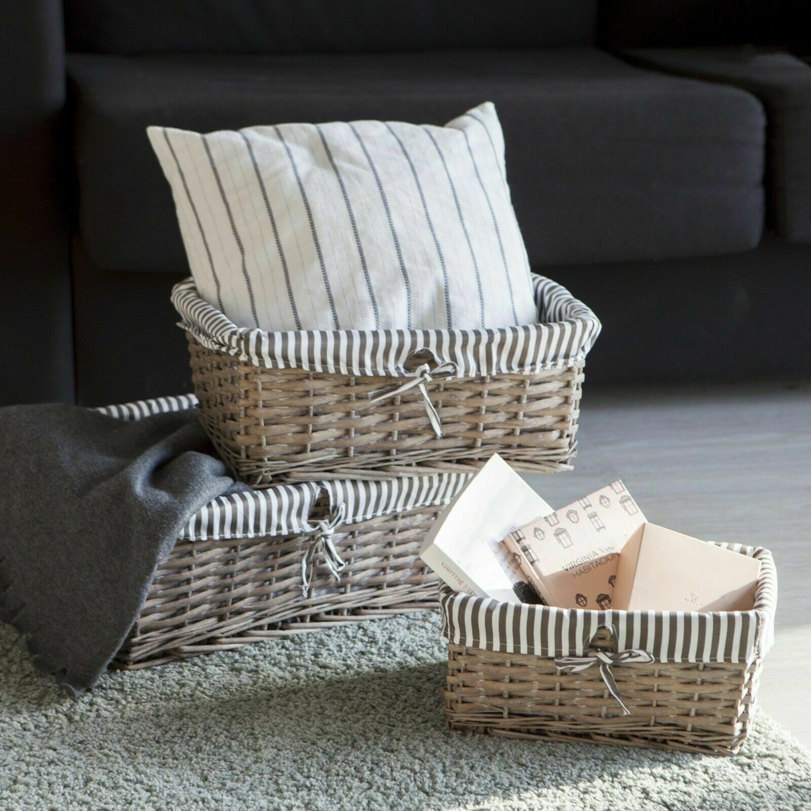 Brown Wicker Storage Basket White Lining Xmas Gift Hamper Basket - in 3 Sizes