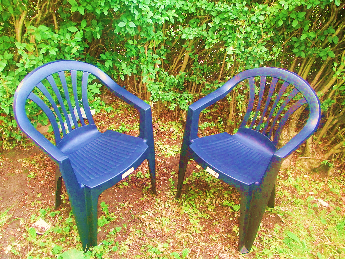 Set x 2 Plastic Strong Black Stackable Outdoor Patio Garden Chairs Arms