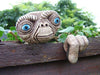 ET Alien Face Finger Ornament Resin Statue Garden Wall Tree Home Creative Decor