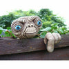 ET Alien Face Finger Ornament Resin Statue Garden Wall Tree Home Creative Decor